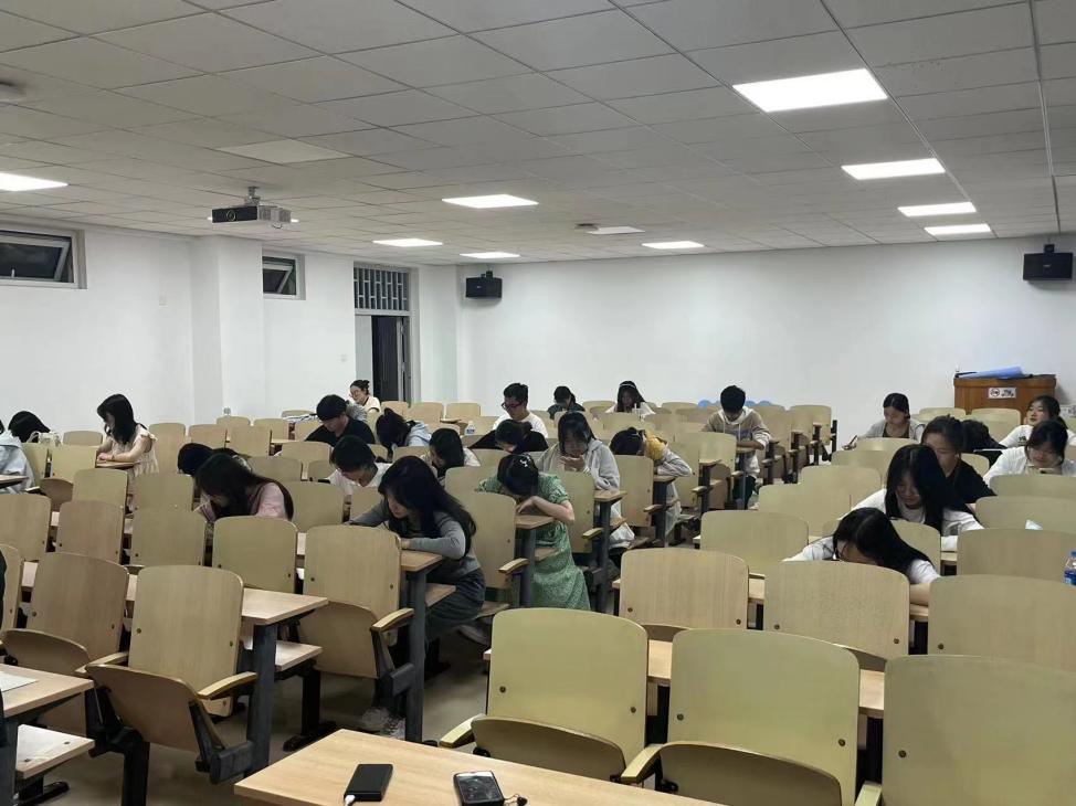 47b9ca64a1b5fba01f1ff2dd4982422